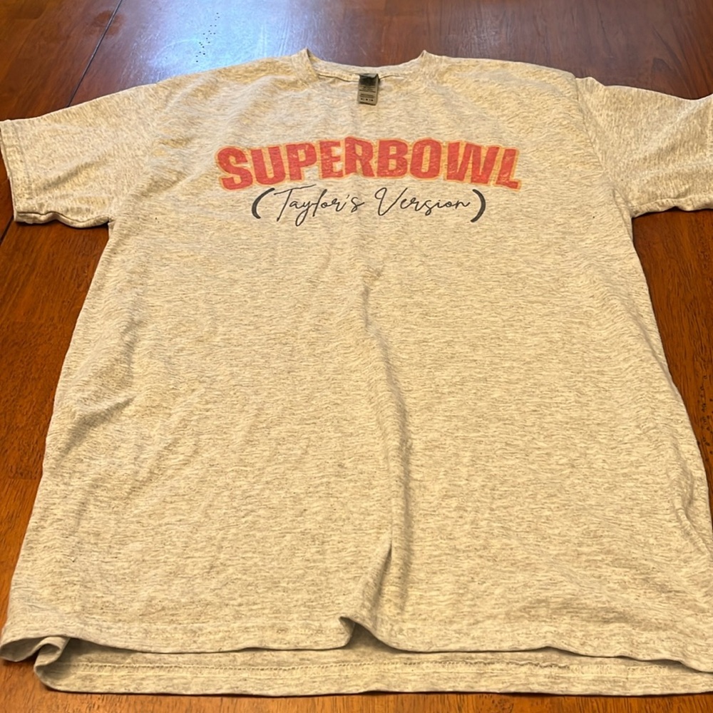 Super Bowl (Taylor’s Version) T-shirt Size Medium